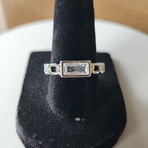Pretty Bird Jewelry White Gold Plated Chain Link Style Ring With CZ Stone